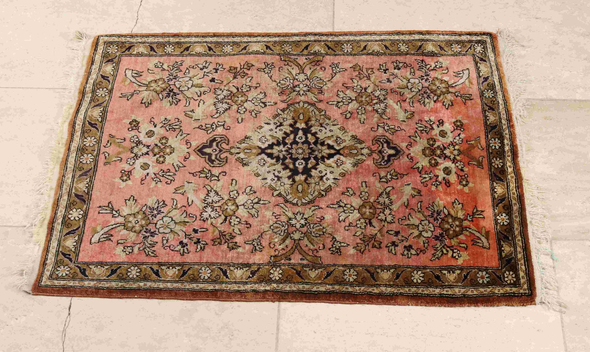 Prayer rug, 56 x 84 cm.