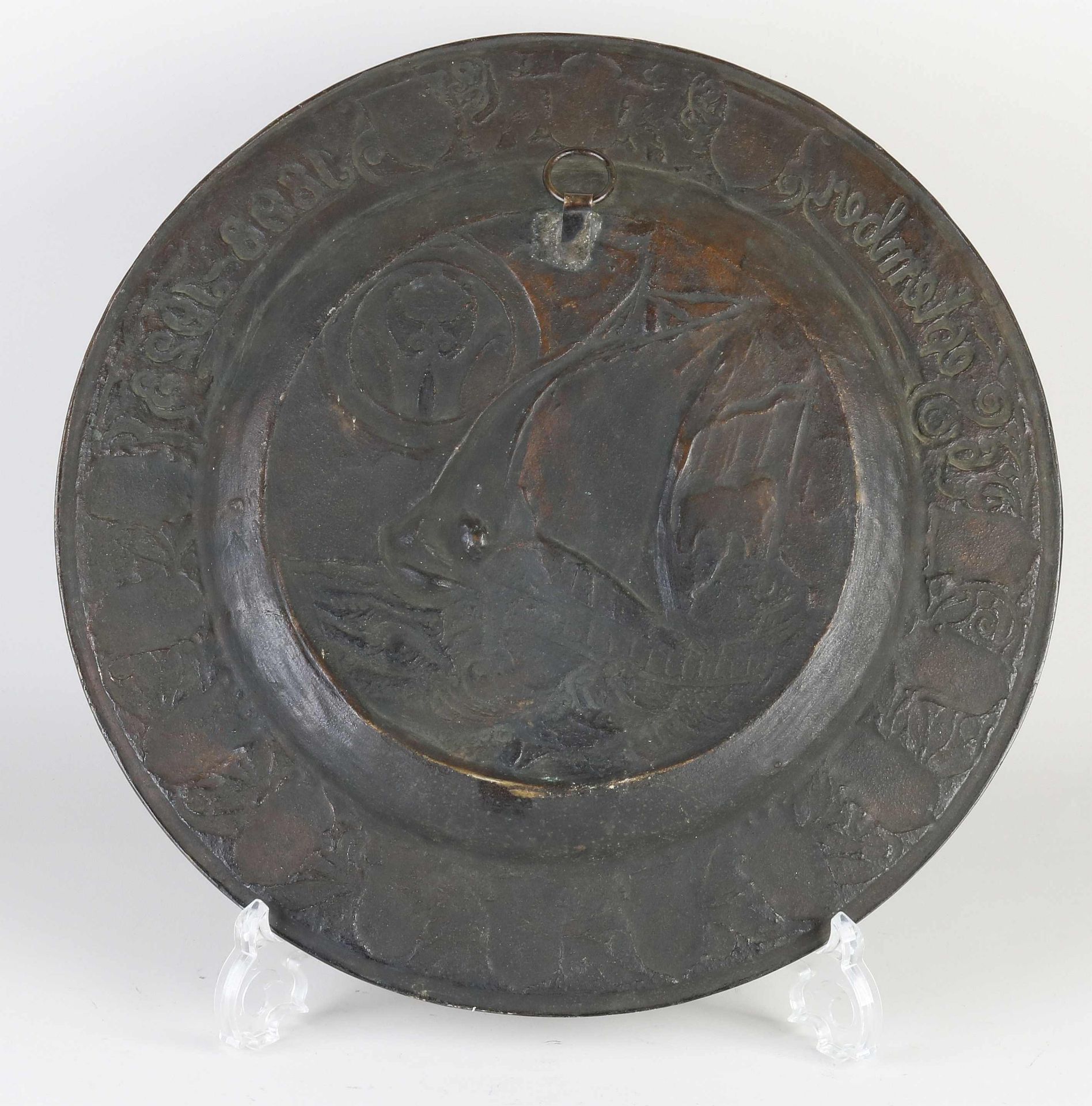 Antique bronze wall dish Ø 35 cm. - Image 2 of 2