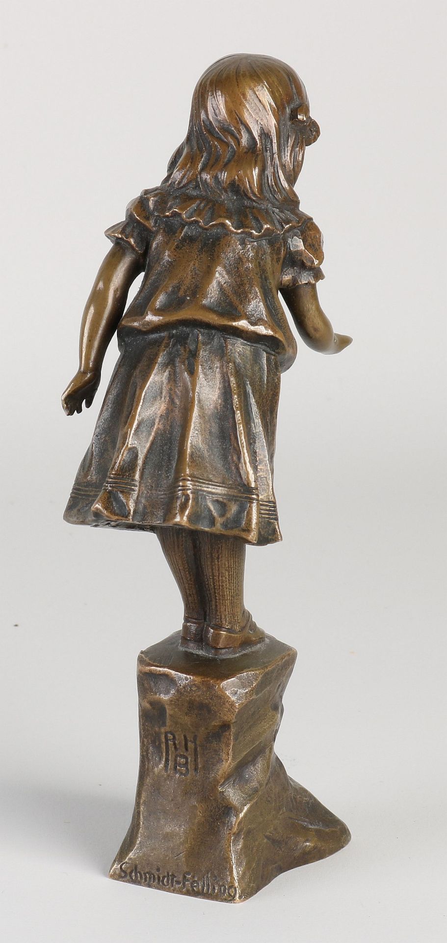 Antique bronze statue, Girl - Image 2 of 2