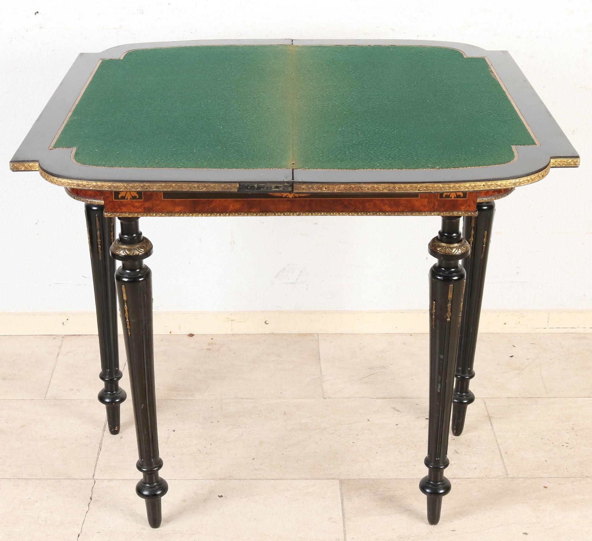 Beautiful game table - Image 3 of 3