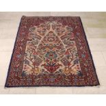 Persian rug, 161 x 112 cm.