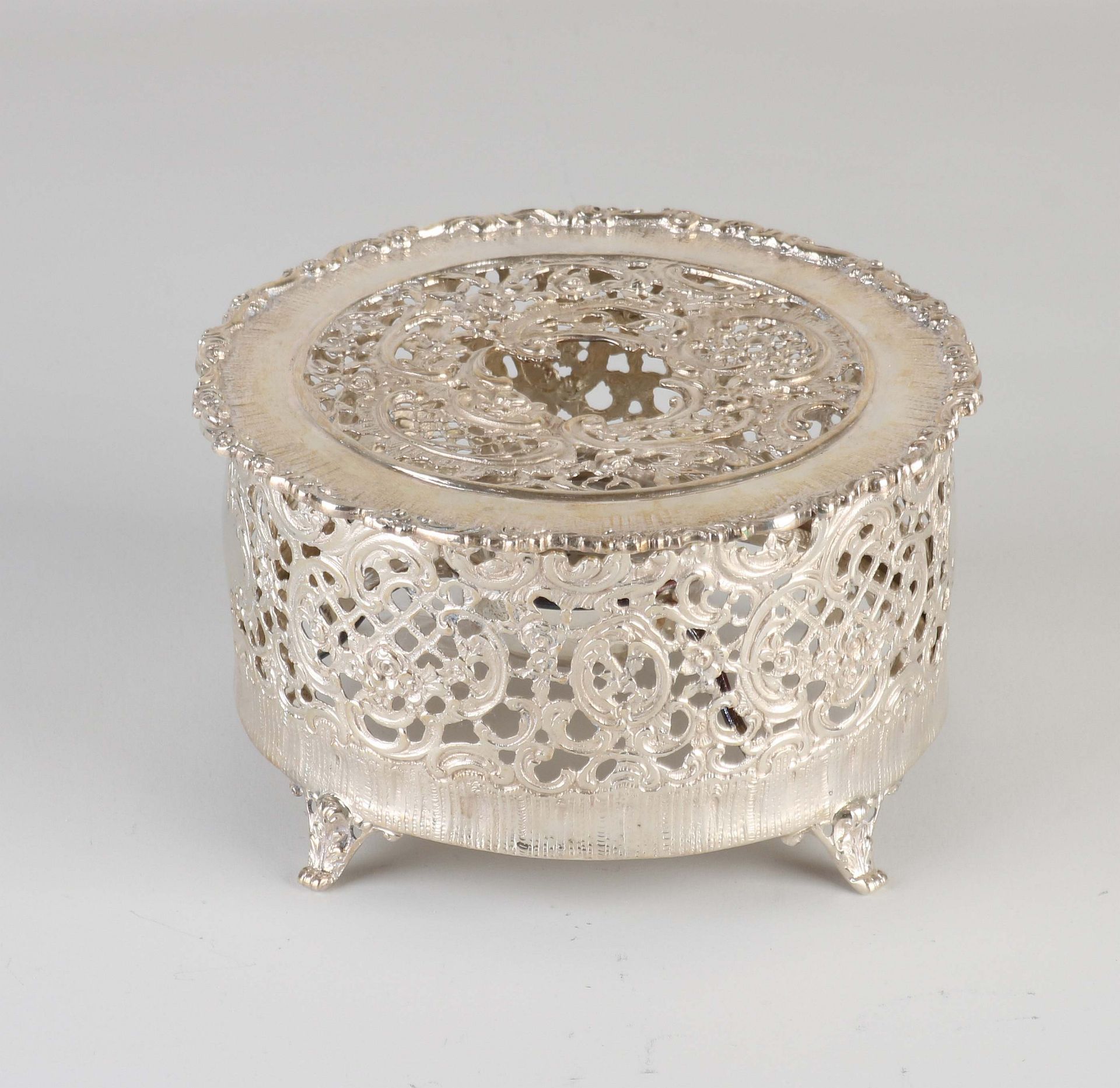 silver tea light