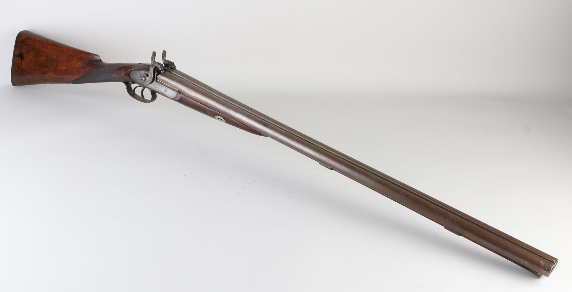 Double barrel shotgun, L 118 cm.