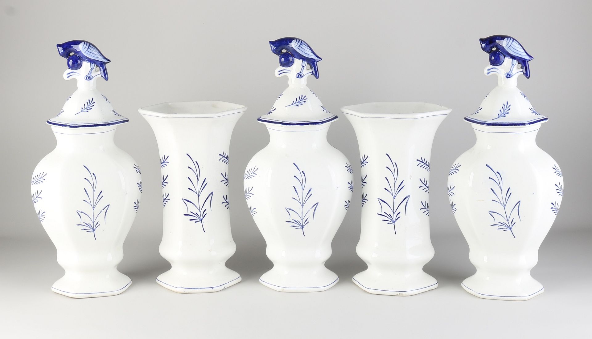 Antique five-piece Delft cabinet set - Bild 2 aus 2