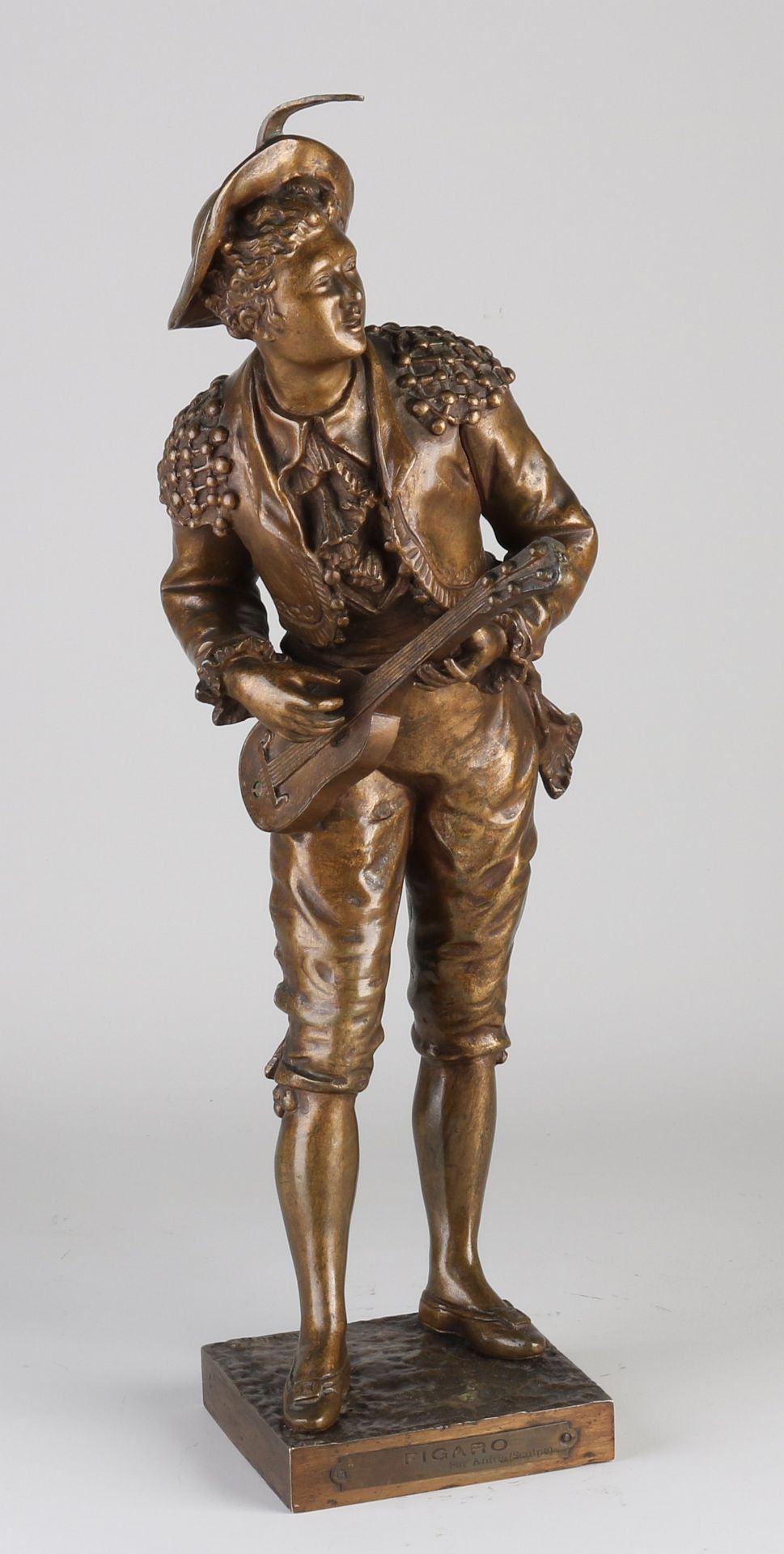 Bronze figure, Musician