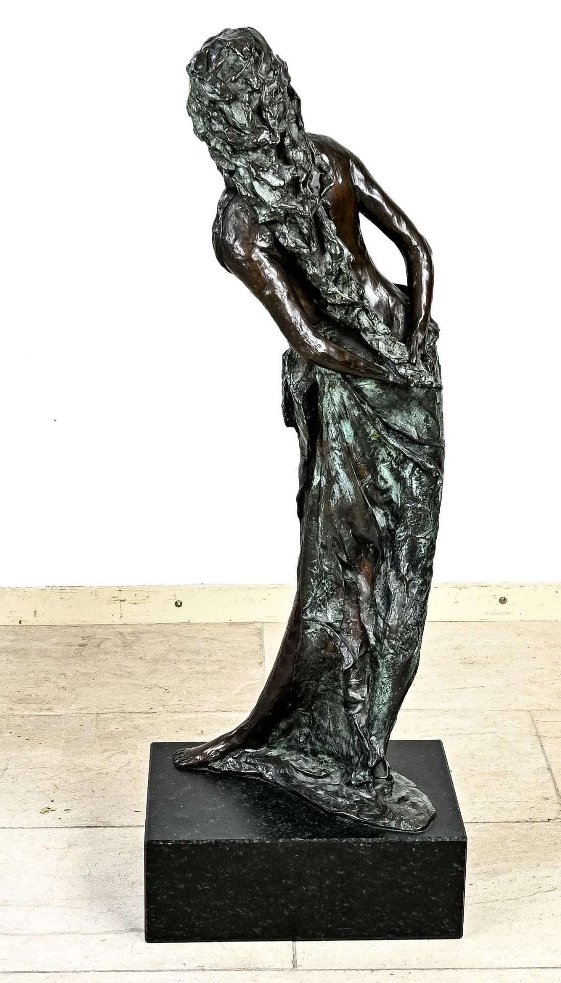 Large bronze statue with monogram MH (Marianne Houtkamp), H 93 cm. - Bild 2 aus 2