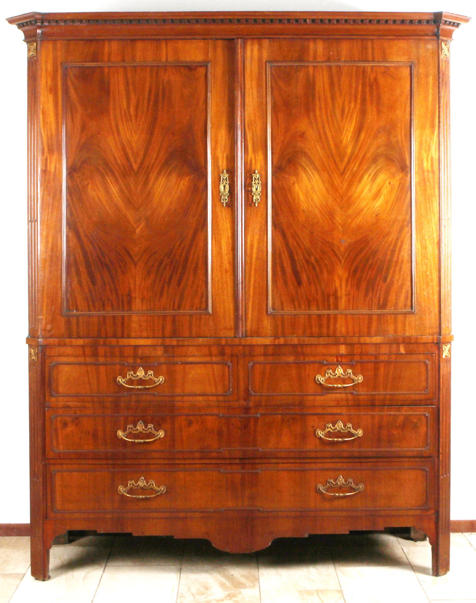 Cabinet (mahogany)