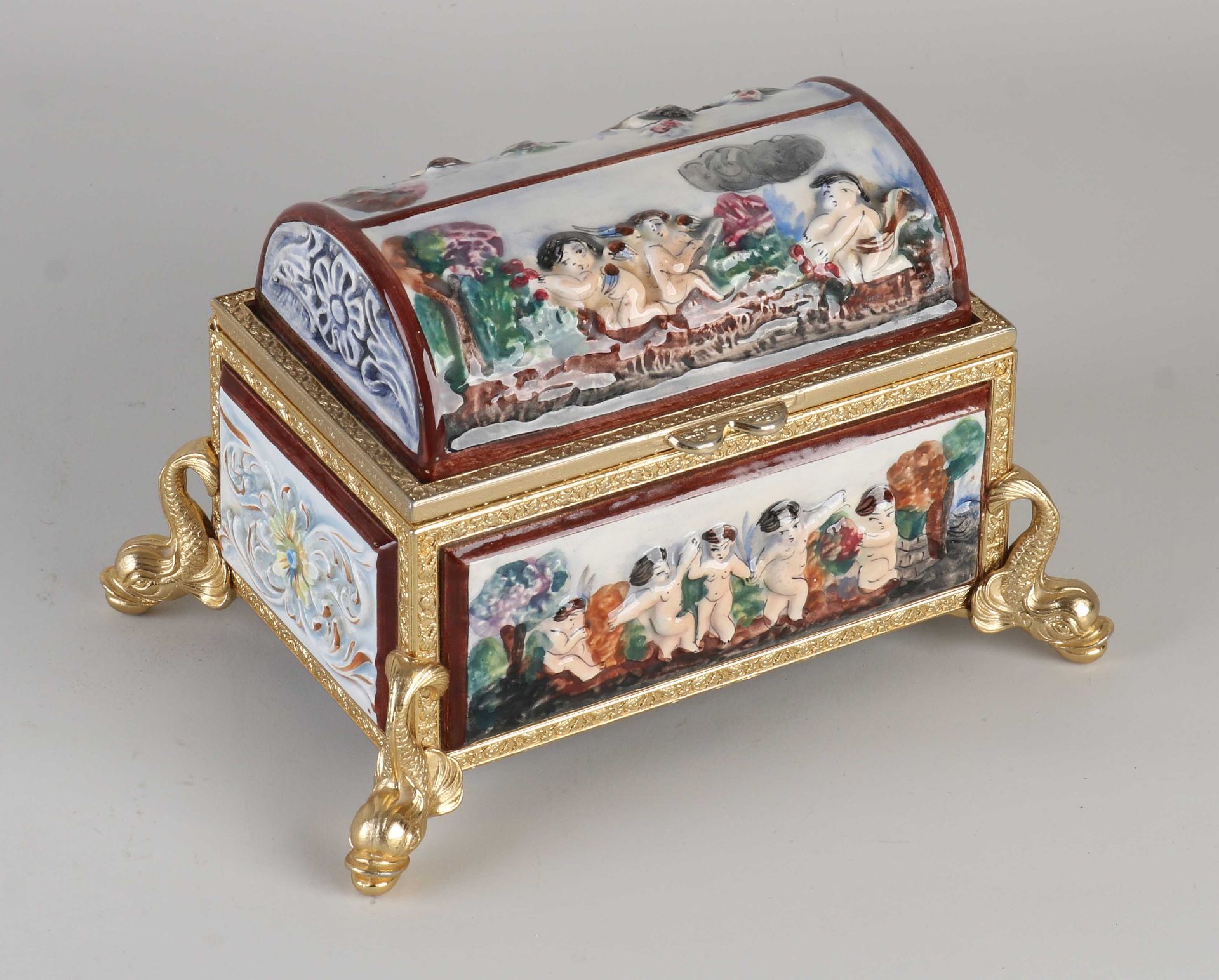 Capodimonte Reuge music box