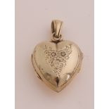 gold heart pendant