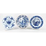 Three 18th century Delft plates Ø 22.5 cm.