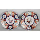 Two Japanese Imari dishes Ø 37 cm.