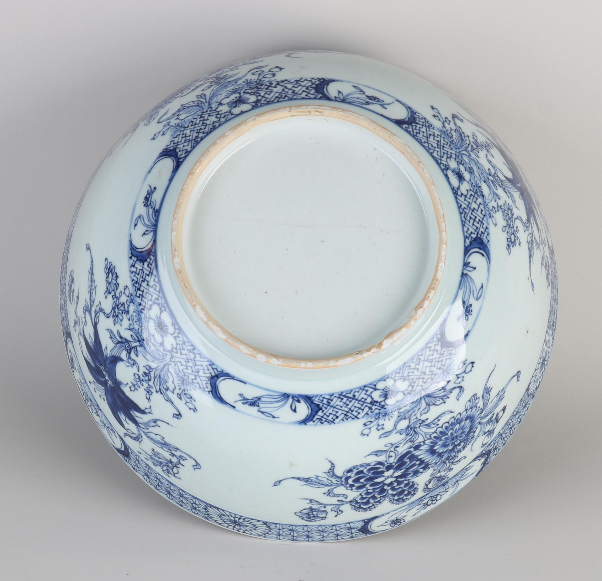 Chinese gueng lung bowl Ø 29.2 cm. - Image 2 of 2