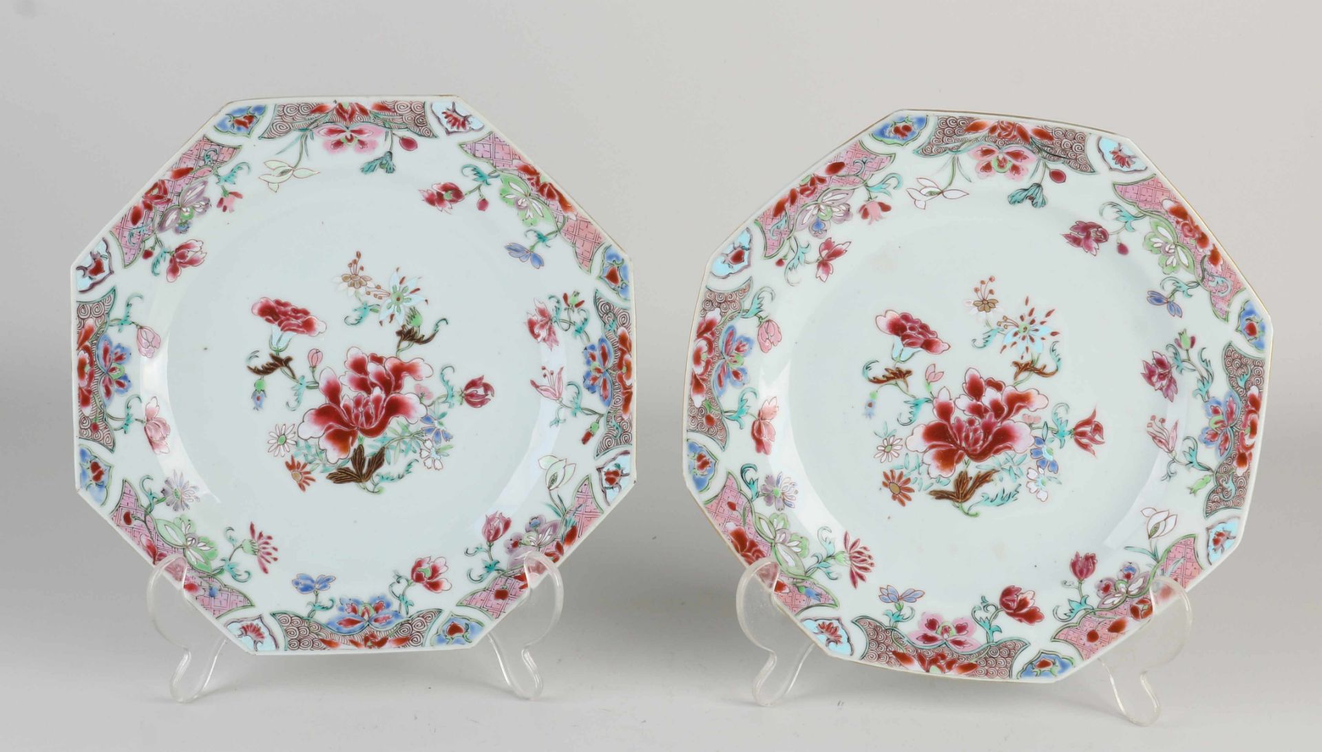 Two 18th century Chinese Family Rose dishes, Ø 21.3 - 21.5 cm.
