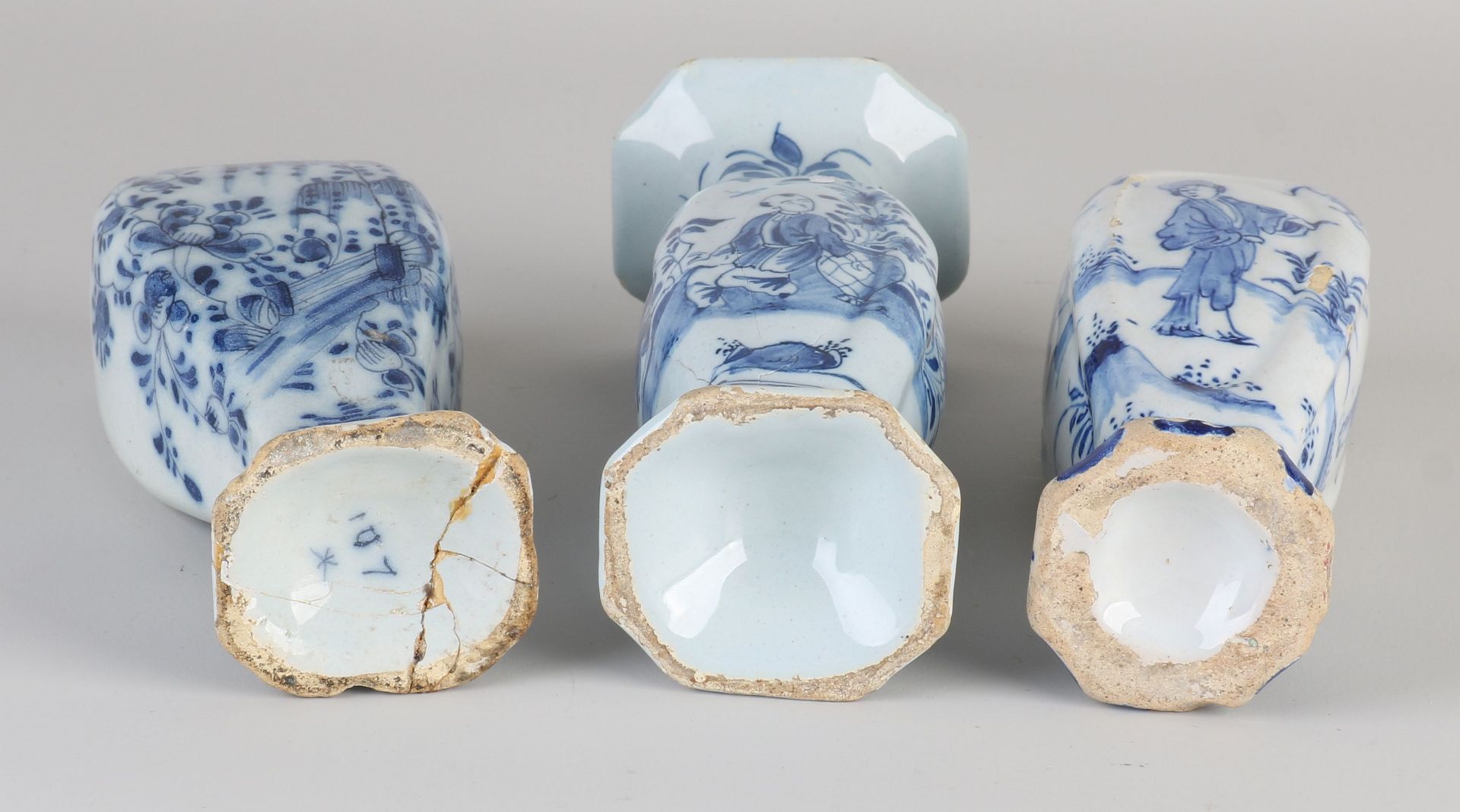 Three 18th century Delft vases, H 14 - 15 cm. - Image 2 of 2