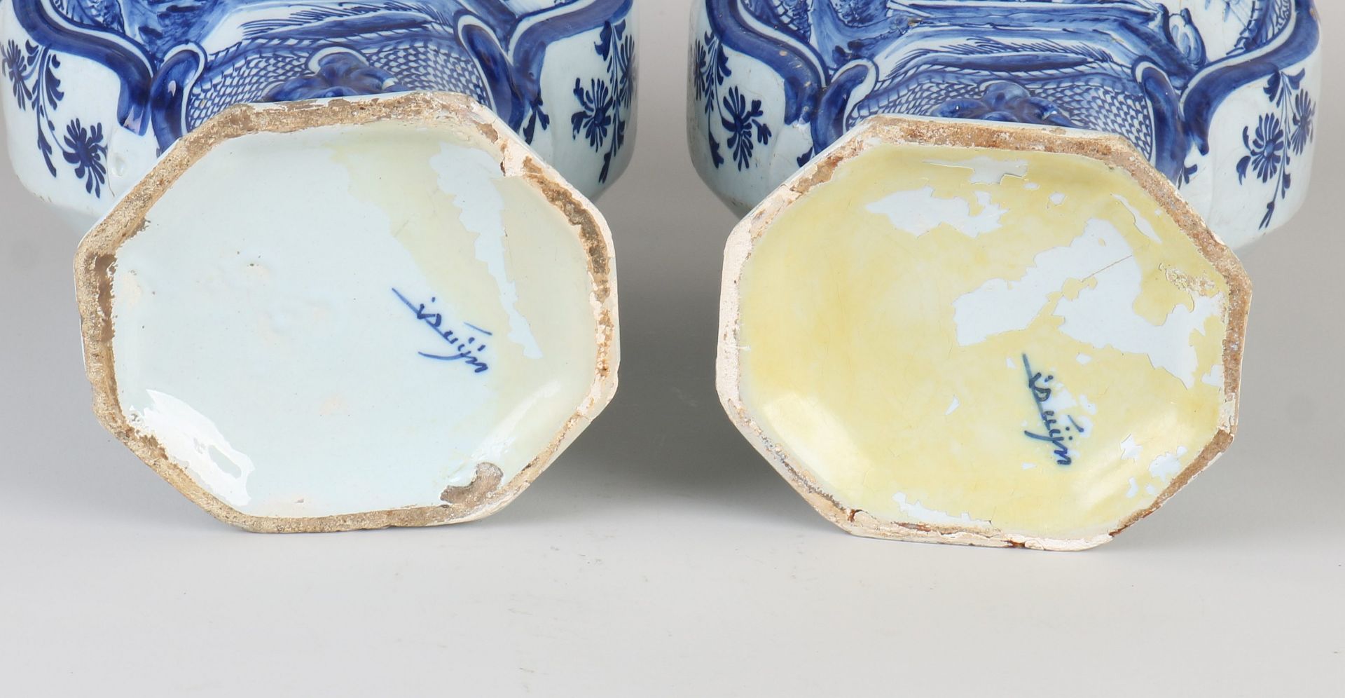 Two 18th century Delft vases with lids, H 36 cm. - Image 2 of 2