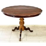 Round mahogany dining table Ø 82 cm.