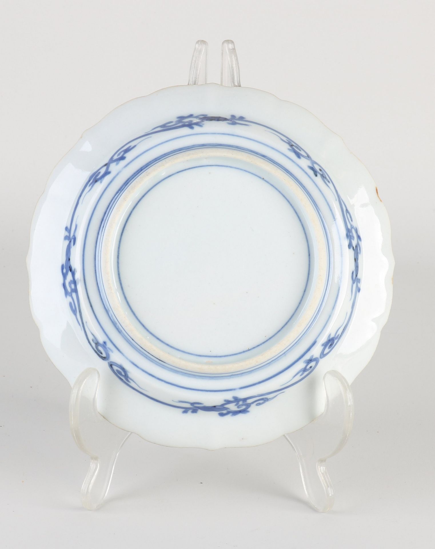 Antique Japanese Kakiemon dish Ø 15.2 cm. - Image 2 of 2