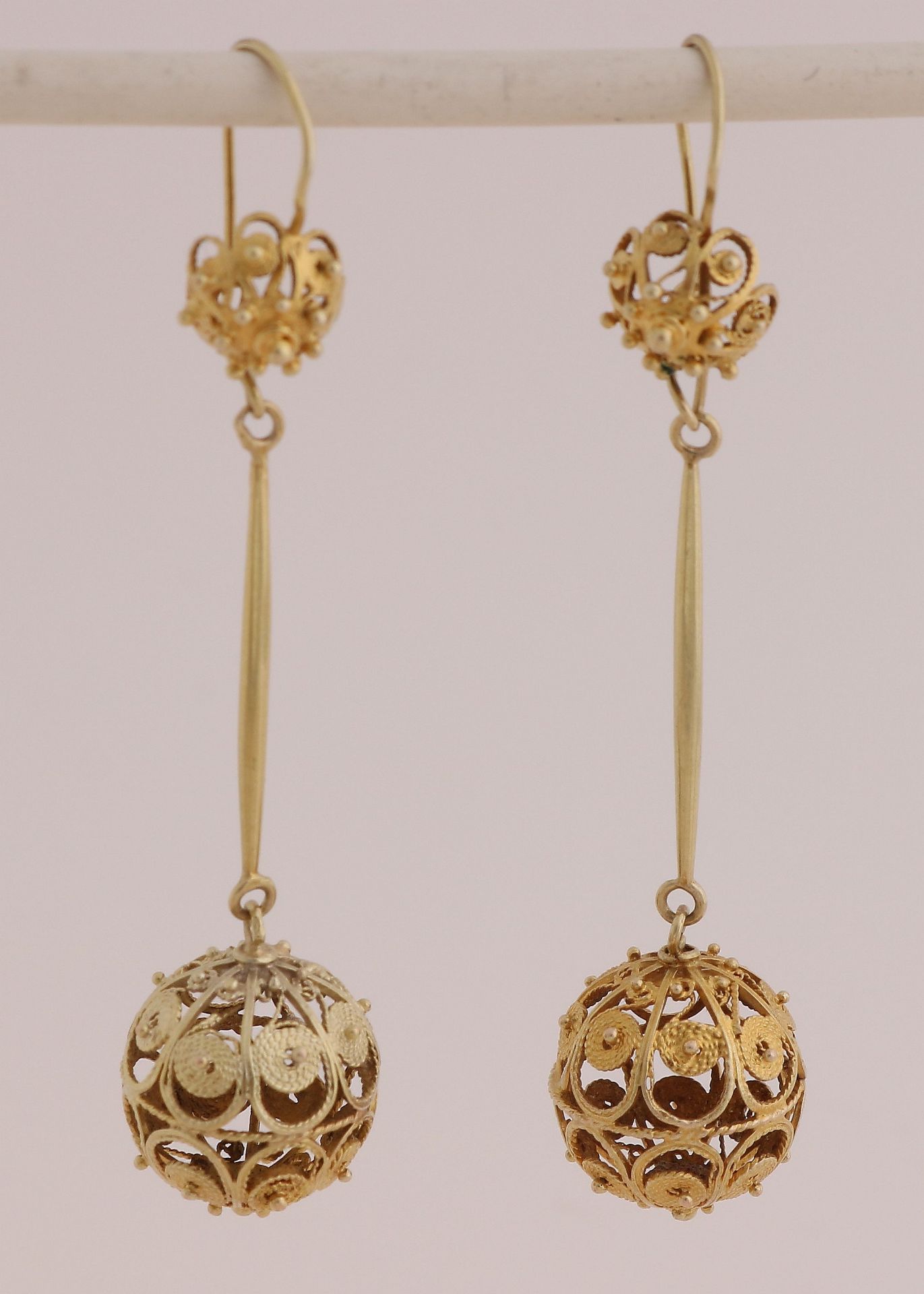 Gold earrings with filigree balls