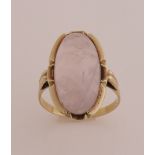 Gold ring with rose quartz