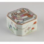 Chinese Family Rose lidded box