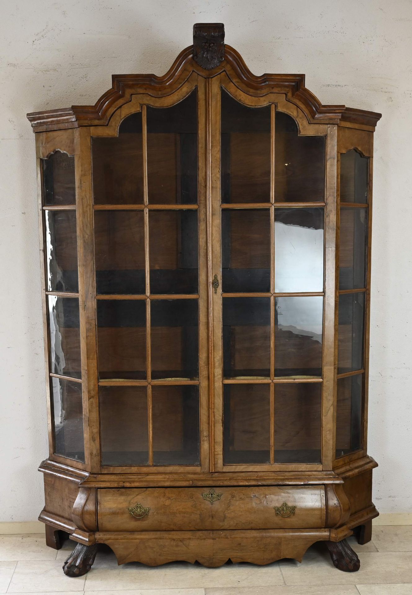 19th century Dutch china cabinet