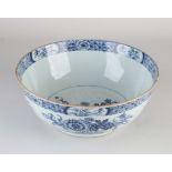 18th century Chinese bowl Ø 29 cm.