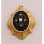 Gold mourning brooch onyx