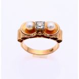 Gold ring with pearl and diamond