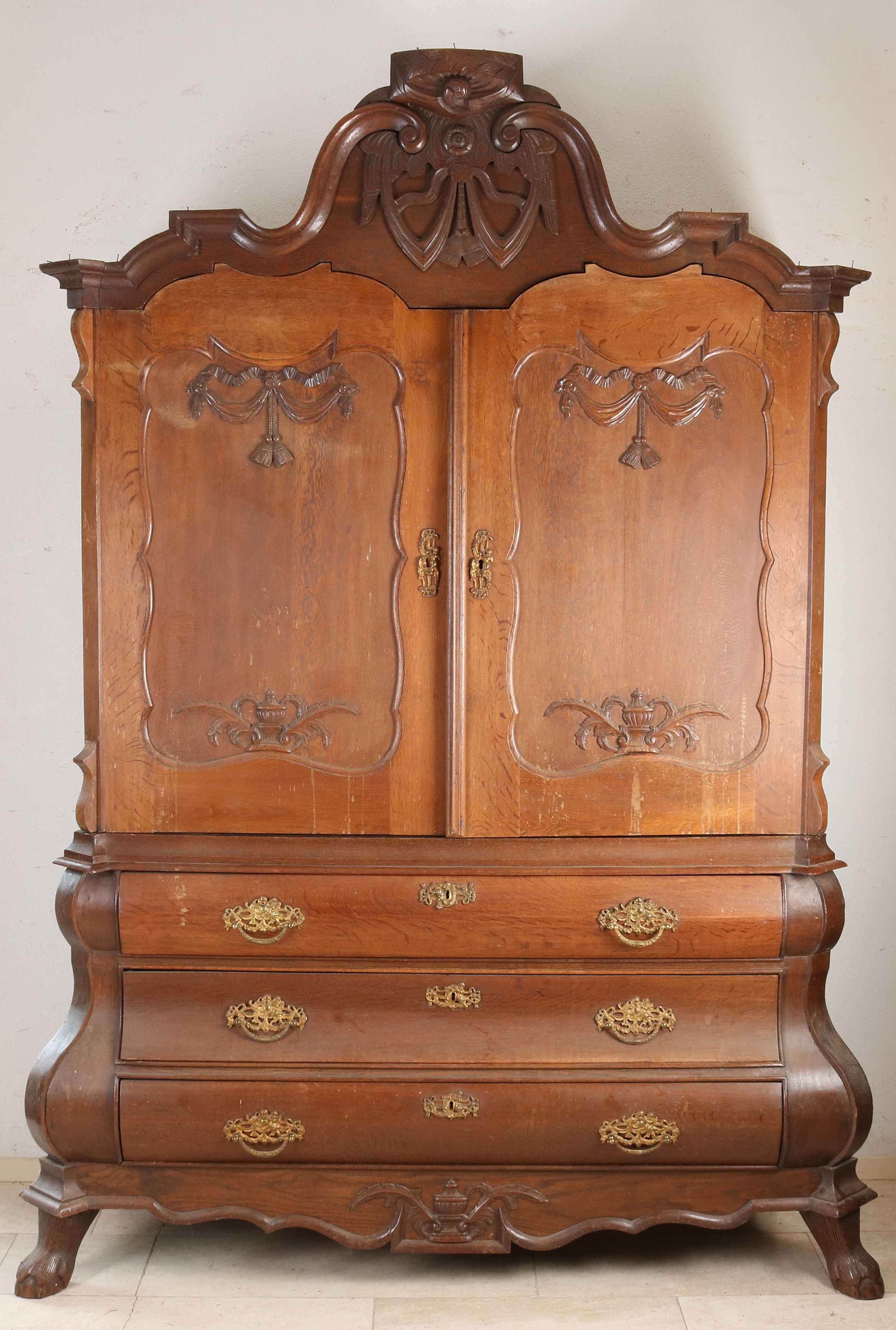 18th - 19th century Dutch cabinet