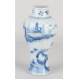 18th century Chinese vase, H 18 cm.