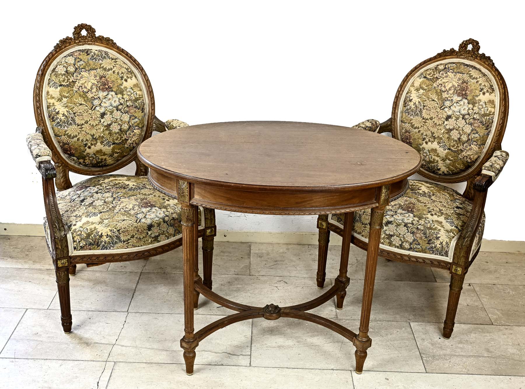 Two Pander chairs + table