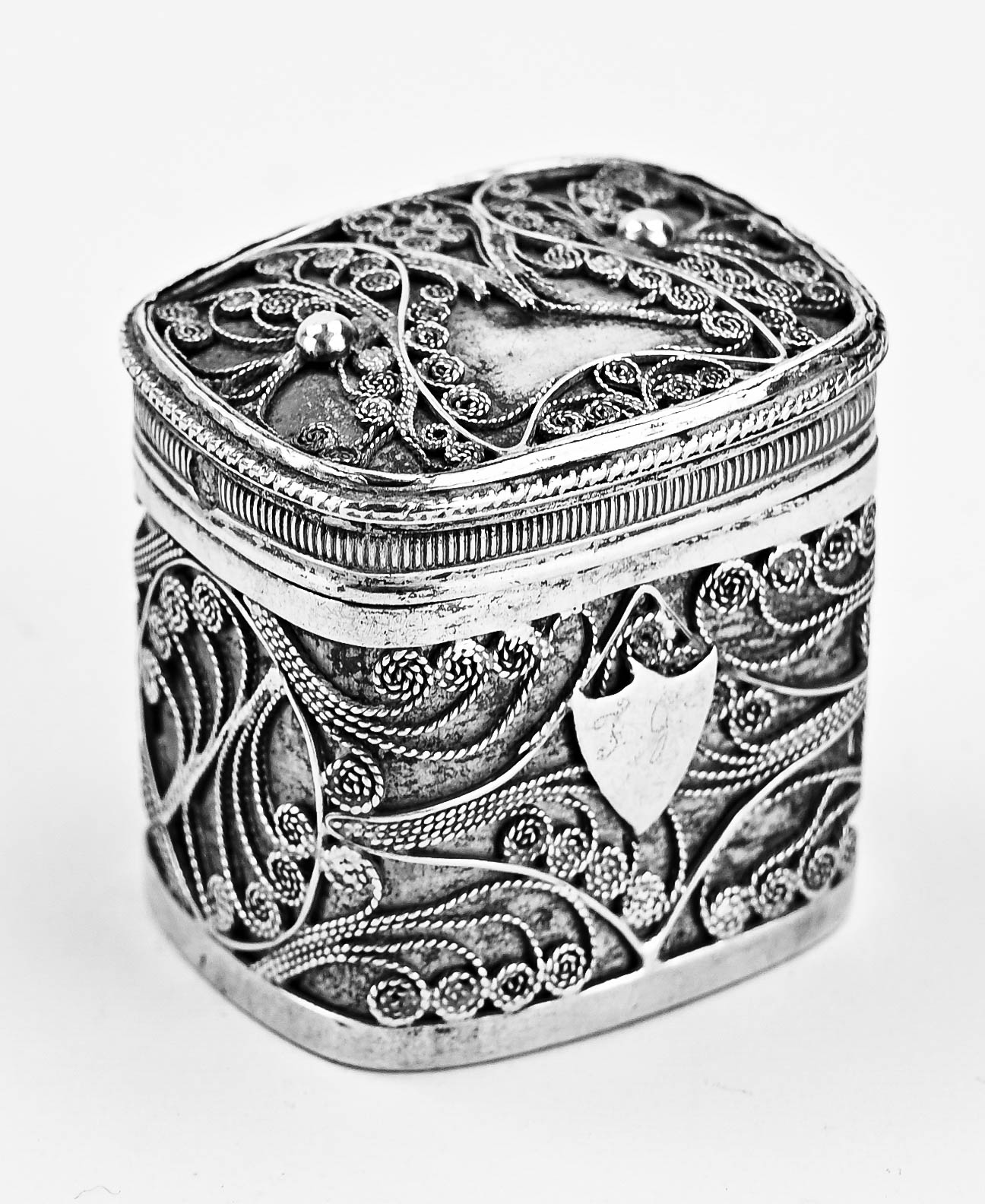 Silver loderein box filigree