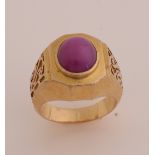 Gold ring with star ruby