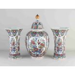 Old Delft Fayence garniture, H 30 - 45 cm.