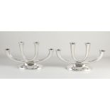 Set silver candlesticks