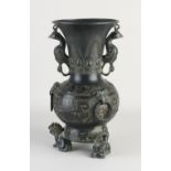 Chinese bronze vase, H 29 cm.