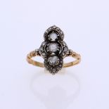 Antique gold ring with diamond