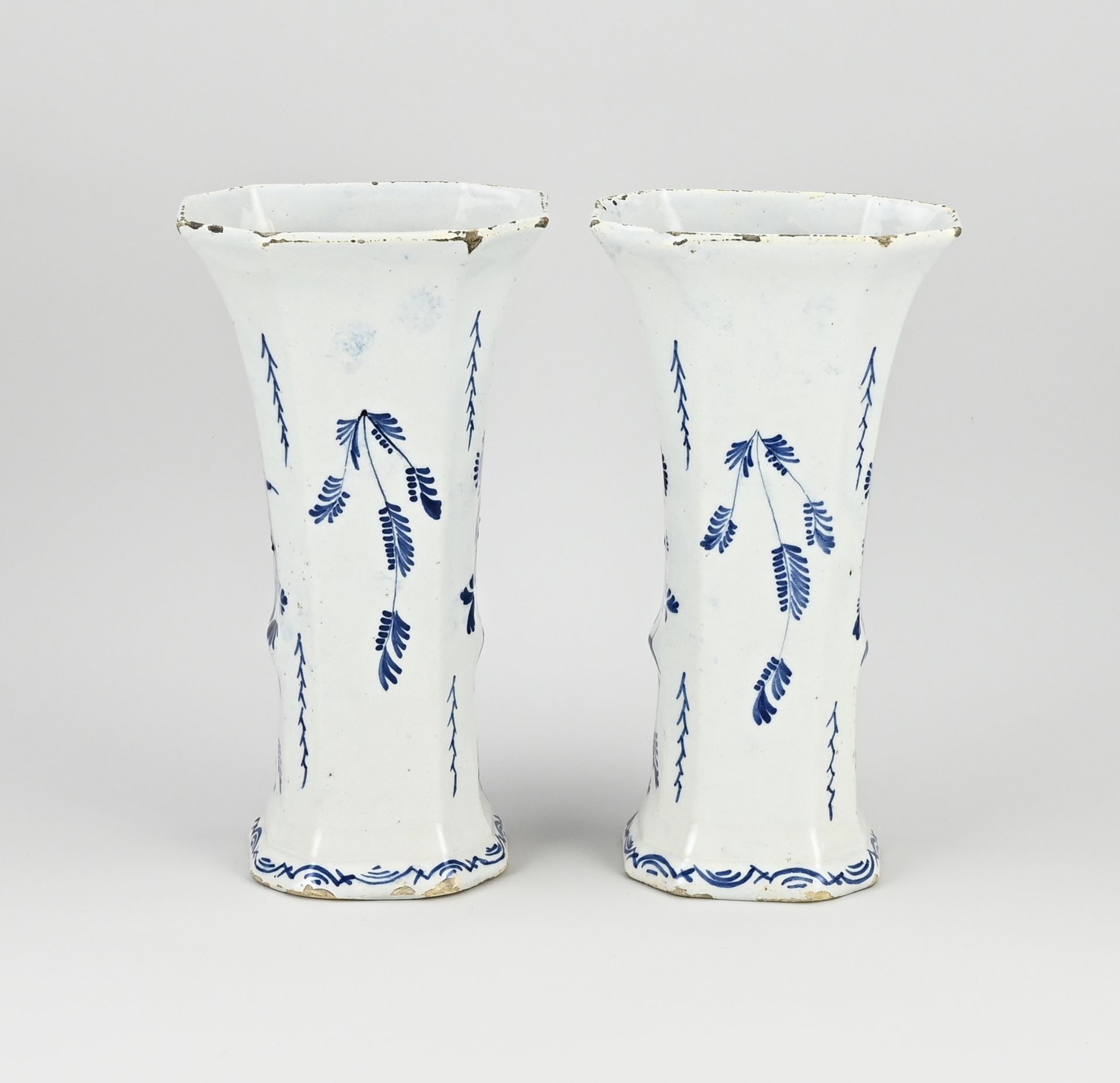 Set of 18th century Delft vases, H 27 cm. - Image 2 of 3