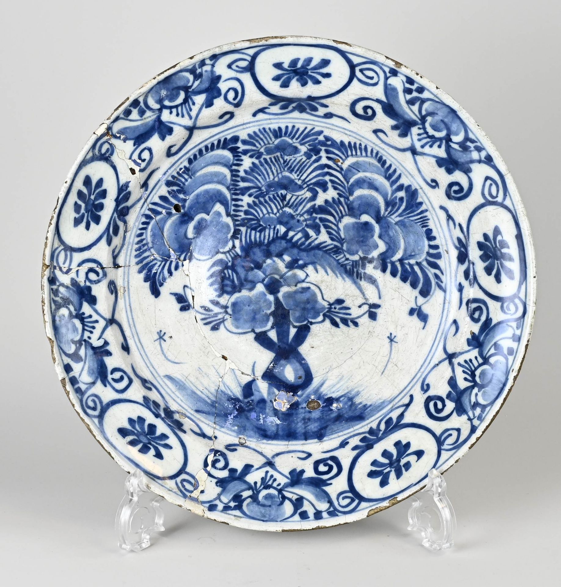 18th century Delft plate Ø 31 cm.