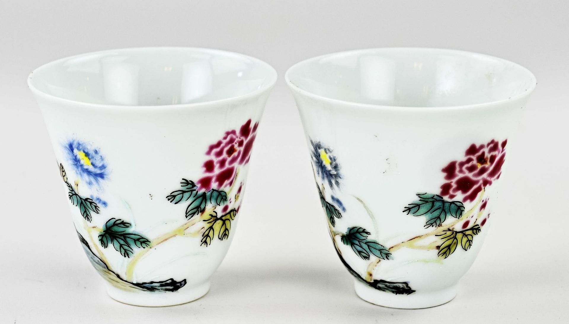 Two Chinese Family Rose cups Ø 6.5 cm.