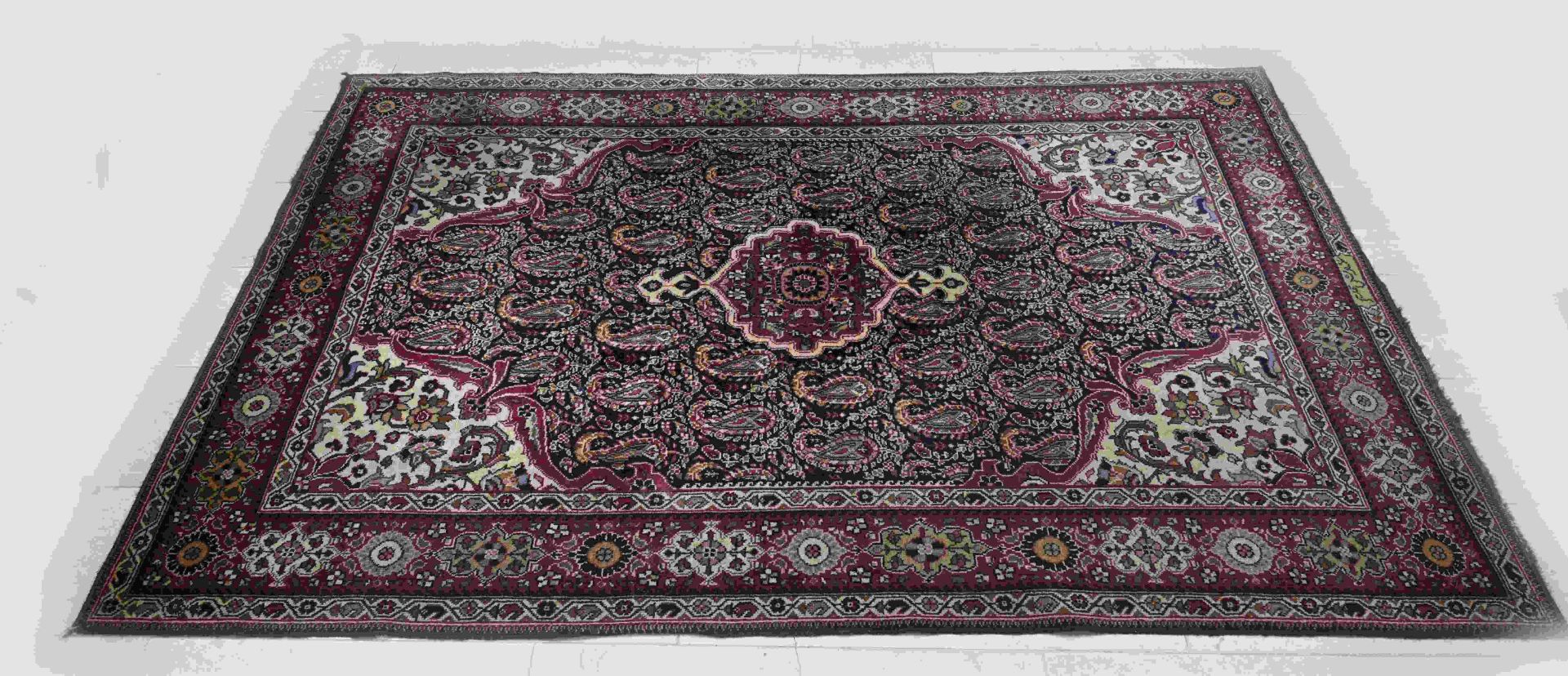 Persian rug, 250 x 165 cm.