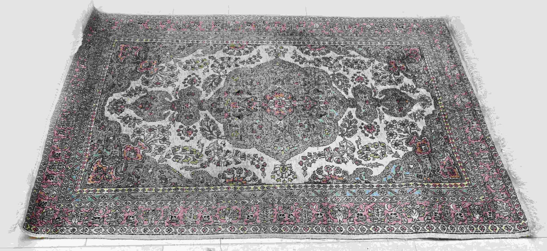 Persian rug, 180 x 120 cm.
