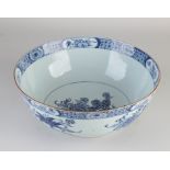 Chinese Queng lung bowl Ø 29.2 cm.