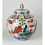 Chinese lidded pot, H 35 x Ø 28 cm.