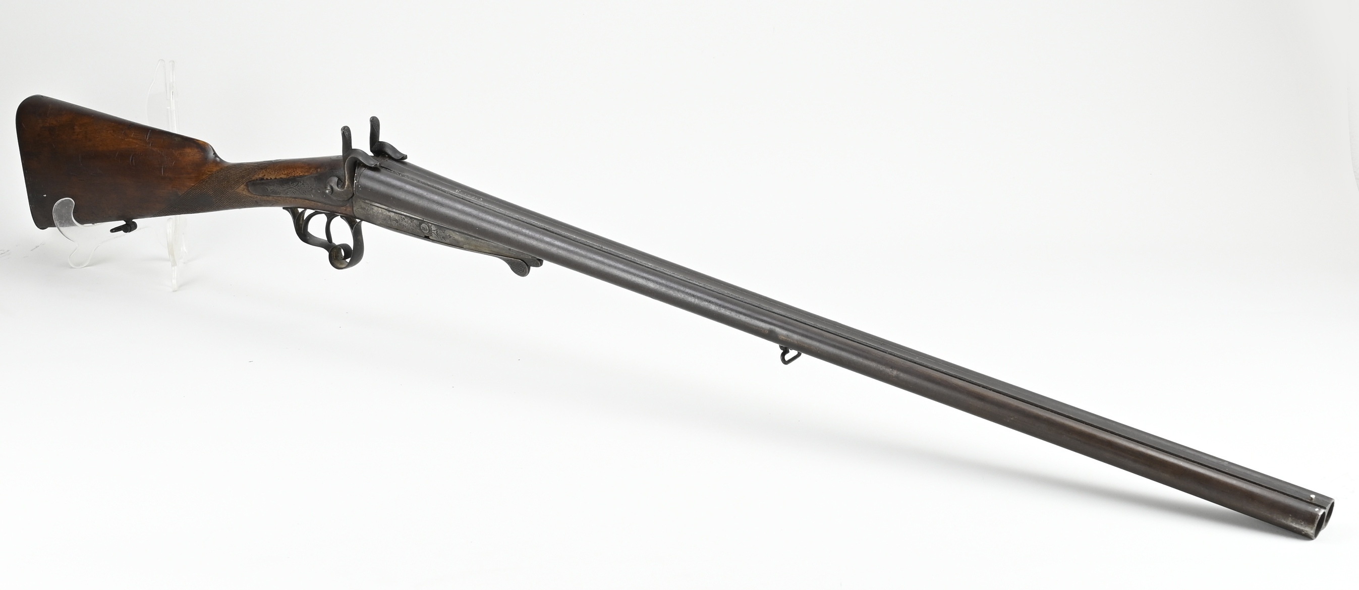 Antique double barrel shotgun, L 115 cm.