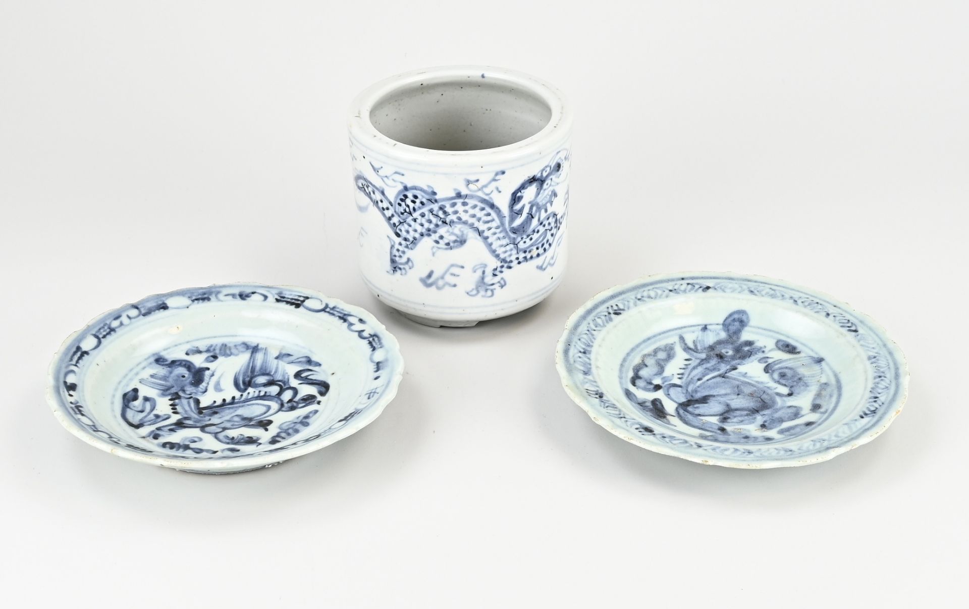 Three parts antique Chinese porcelain
