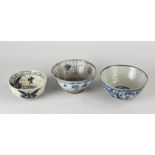 Three antique Chinese bowls Ø 12.5 - Ø 15 cm.