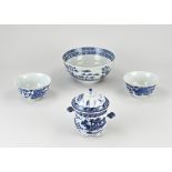 Four parts antique Chinese porcelain