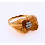 Yellow gold vintage ring with diamond