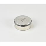 Silver round box, ( hosti holder )